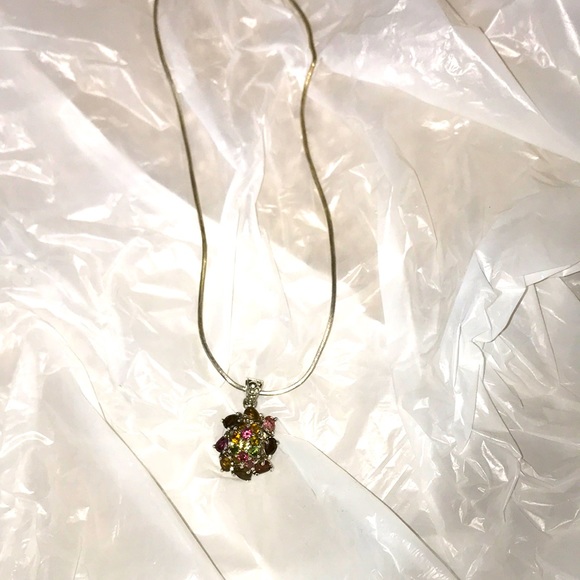 I’m selling this gem necklace the chain is real silver - Picture 1 of 2